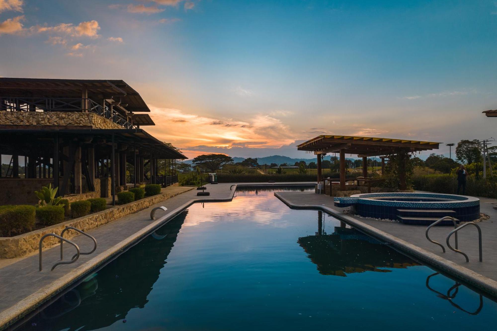 Hotel El Cielo En La Tierra Alcalá Екстериор снимка